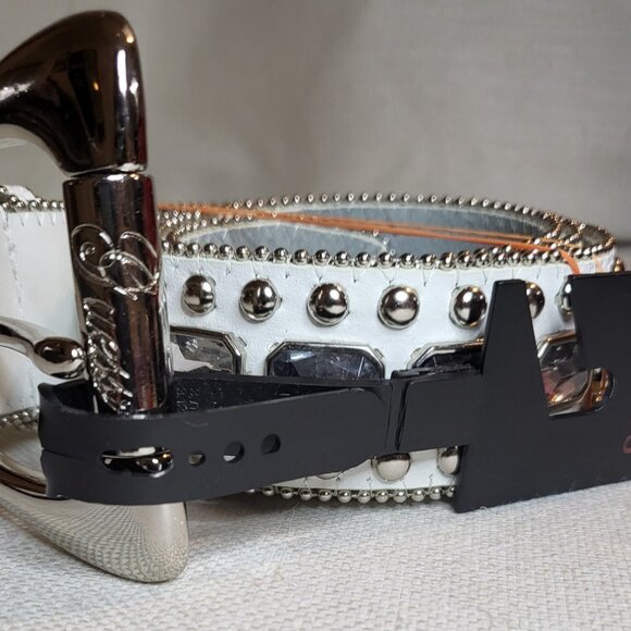 Guess White Rhinestone/Studs Belt Women’s Size Small - New - Picture 4 of 6